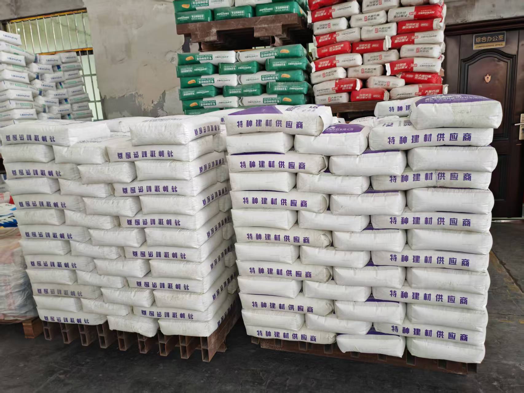 大余拱顶带模注浆料